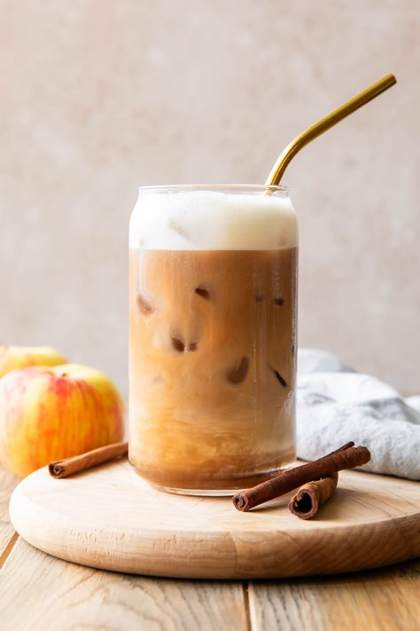 Iced Apple Crisp Cream Chai Pumpkin Spice Creamer Recipe, Lemon Recipes Healthy, Ice Apple, Protein Filled Snacks, Cold Oats, Jar Of Lemons, Apple Chai, Te Chai, Collagen Coffee