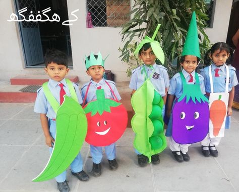 Vegetable Fancy Dress, Fruit Fancy Dress, Vegetable Dress, Vegetable Costumes, Vegetable Crafts, Fancy Dress Competition, School Art Activities, Boy Diy, Kindergarten Crafts