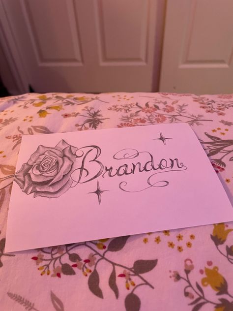 Hand drawn rose with sparkle drawings, cursive name Amor In Cursive, Valentines Sketches Art, Valentines Drawing For Boyfriend, Chicano Valentines Drawing, Easy Chicano Drawings Love, Drawings For Boyfriend Aesthetic, Cool Drawings For Boyfriend, Name Sketches Ideas, Chicana Love Letters