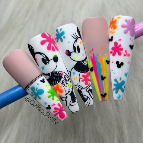 Disney Nails Long, Disney Spring Nails, Mickey Nail Art, Trip Nails, Disneyland Nails, Cartoon Nail Designs, Disney Nail Designs, Disney Inspired Nails, Disney Acrylic Nails