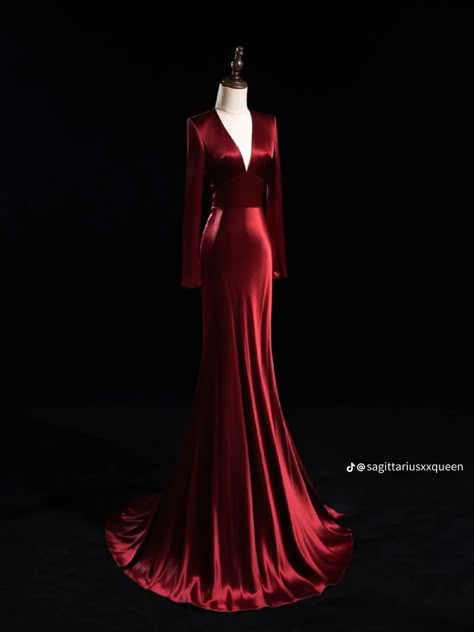 Pretty Red Dress, Award Show Dresses, Desi Dress, Fantasy Gowns, Dreamy Dress, Fantasy Dress, Fashion Attire, Dress Inspiration, Simple Trendy Outfits