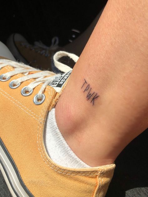 Tpwk Tattoo Ideas Harry Styles, Tpwk Tattoo Ideas, Tpwk Tattoo, Tattoo Bills, Harry Styles Inspired Tattoos, Tattoo Kiss, Harry Coded, One Direction Tattoos, Harry Tattoos