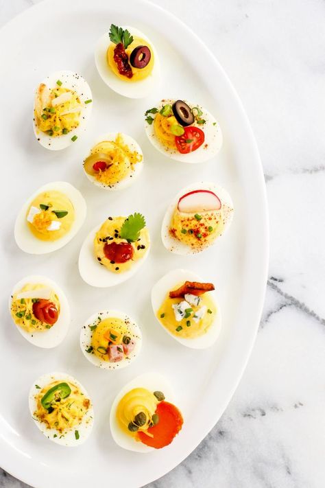 Deviled eggs are one of my most favorite appetizers ever. A little bit old school, plus big-time delicious, I find these creamy crowd-pleasing party bites completely irresistible! This Classic Deviled Deviled Eggs Toppings, Deviled Egg Toppings, Easy Peel Eggs, Easter Appetizer, Sriracha Deviled Eggs, Stuffed Eggs, Classic Deviled Eggs, Deviled Eggs Recipe Classic, Food Thoughts