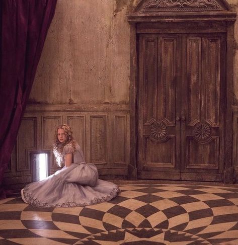 Alice In Wonderland Aesthetic, Tim Burton Style, Mia Wasikowska, Tim Burton Films, Tim Burton Movie, Tim Walker, Sleepy Hollow, Disney Alice, Lewis Carroll