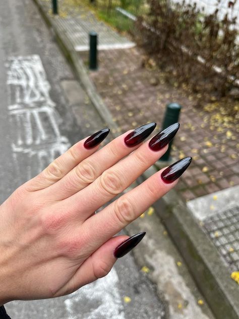 Step into the New Year with style - explore chic and sparkling nail designs! Black Vampire Nails, Vampire Halloween Nails, Vampy Nails Almond, Vampire Inspired Nails, Vampire Nails Aesthetic, Vampire Nails Designs, Romantic Goth Nails, Fancy Black Nails, Dracula Nails