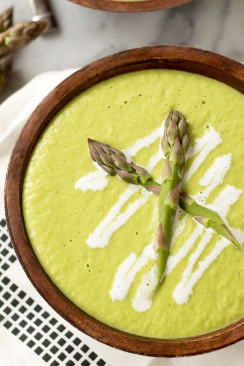 Creamy Asparagus and Leek Soup - Vegan + Gluten-free Asparagus Leek Soup, Vegan Asparagus, Creamy Asparagus, Paleo Soup, Vegetarian Soup Recipes, Lectin Free, Plant Paradox, Asparagus Soup, Soup Vegan