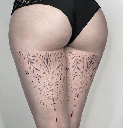 Paris Tattoo, Tattoos Infinity, Tattoos Mandala, Dot Tattoos, Ornamental Tattoo, Tattoos Geometric, Leg Tattoos Women, Thigh Tattoos Women, Tattoo Feminina