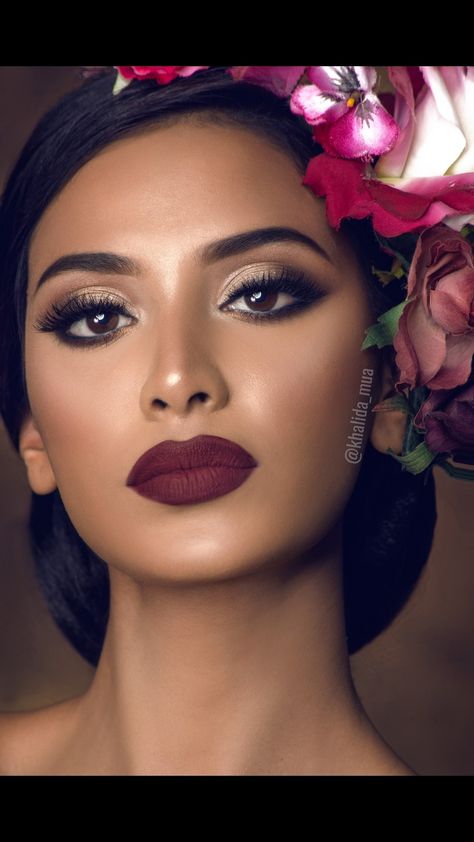 Makeup Tips Dark Skin, Makeup Bibir, Burgundy Makeup Look, Burgundy Makeup, Makeup Cantik, Soft Smokey Eye, Burgundy Lips, Wedding Hairstyles And Makeup, Makeup Tip