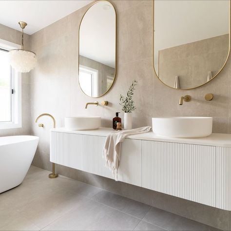 With curves in all the right places, the Waverley is the perfect choice to make a statement in any bathroom. Project by @HAAUS_Design // Featuring our Waverley Vanity in Ultra White. White Bathroom Vanity, Curved Wall, Coastal Bathroom, Timeless Bathroom, Primary Bathroom, Bathroom Design Inspiration, White Vanity Bathroom, Design Apartment, Bathroom Inspiration Decor