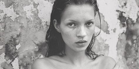 Imaginary Best Friend Kate Moss Is Obsessed With Secret Gardens And 'Gilmore Girls' Kate Moss 90s, Calvin Klein Obsession, Body Noir, Carolyn Murphy, Miss Moss, Mario Sorrenti, Perfume Ad, Anja Rubik, Doutzen Kroes