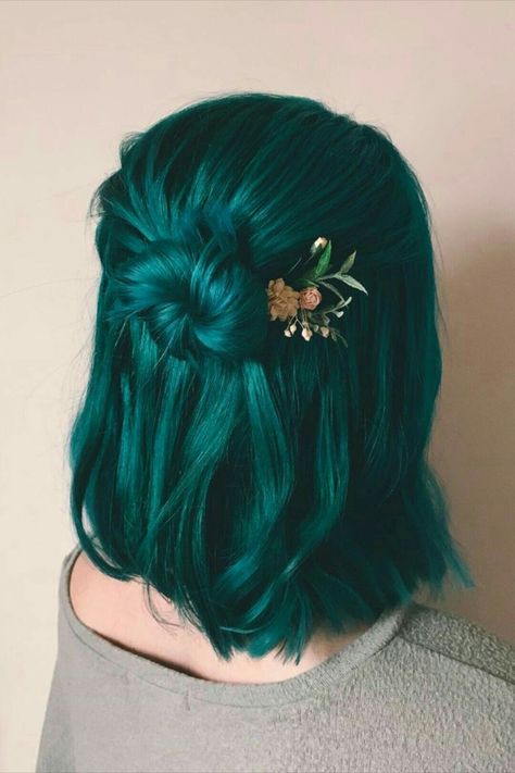 _❥ @blue_____________________ Arctic Fox Hair Color, Teal Hair, Hair Streaks, Hair Color Purple, Short Hair Color, Hair Color Blue, Dye My Hair, Hair Dye Colors, Hair Color Dark