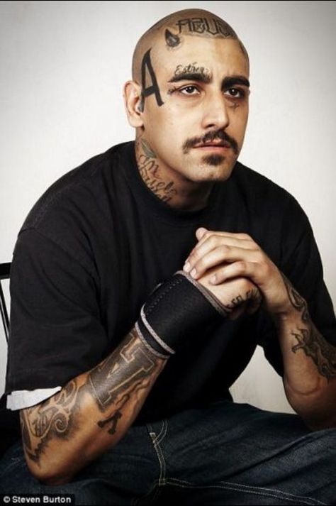 Mexican Gangster, Hot Mexican Men, Chicano Love, La Tattoo, Gang Members, Estilo Cholo, Vampire Masquerade, Cholo Style, Chicano Tattoos