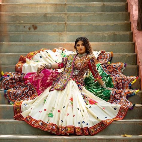 Printed Chaniya Choli, Dandiya Dress, Garba Dress, Rajasthani Dress, Indian Bridesmaid Dresses, Indian Bridesmaids, Choli Dress, Navratri Dress, Indian Outfits Lehenga