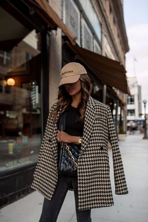 Fashion blogger mia mia mine wearing the houndstooth trend via anine bing's kaia blazer with gray jeans and a balenciaga baseball cap. #casualootd #blazer #style Houndstooth Blazer Outfit, November Instagram, Maria Vizuete, Express Sweater Dress, Mia Mia Mine, White Combat Boots, Meeting Outfit, Mia Mia, Houndstooth Coat