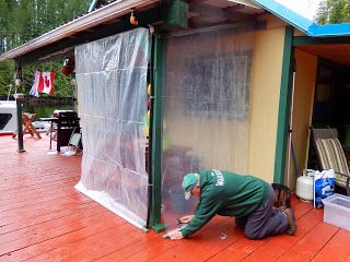 Diy Porch Enclosure Ideas, Diy Enclosed Porch, Winterize Screened In Porch Diy, Deck Screening, Porch Enclosure, Cabin Porches, Deck Enclosures, Winter Curtains, Simple Cabin