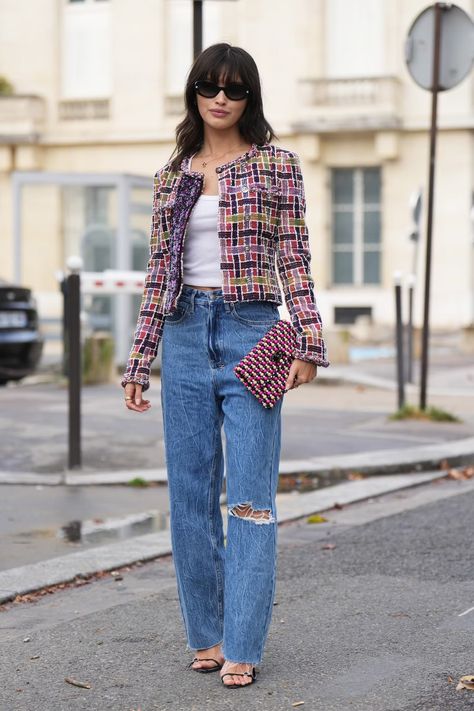 Lady Jackets Are Replacing My Blazers This Season — Here's Why Chanel Fashion Week, Jacket Trend, Blazer Street Style, Chanel Tweed Jacket, Lady Jacket, Chic Jacket, French Girl Chic, Poses Women, Lucky Ladies