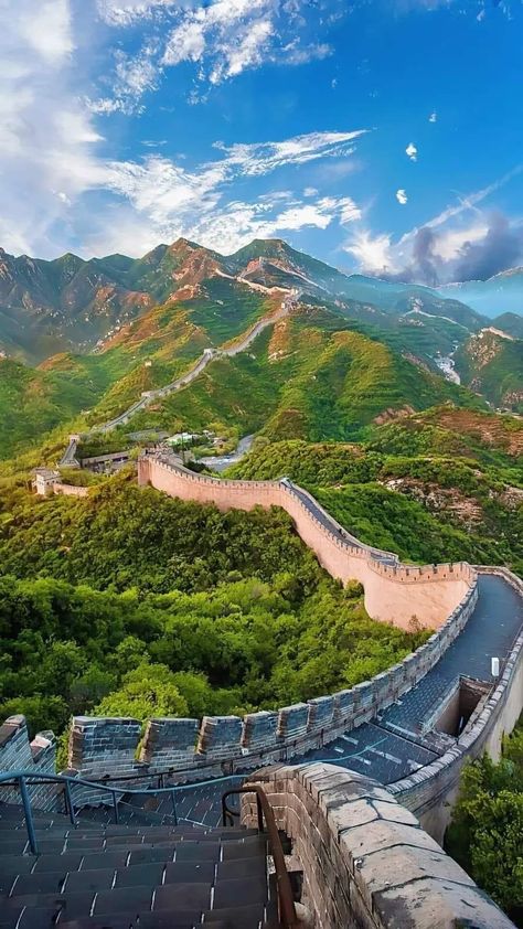 China Aesthetic, Chinese Wall, Chinese Crafts, Set Dressing, Italian Elegance, Great Wall Of China, Dream Places, I Want To Travel, What A Wonderful World