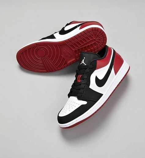 Tenis Nike Jordan, Fake Shoes, Nike Yeezy, Replica Sneakers, Air Jordan Nike, Nike Air Jordan Shoes, Pretty Shoes Sneakers, Cheap Sneakers, All Nike Shoes