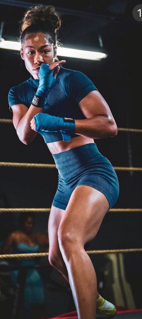 Valerie Loureda Mma, Female Punching Pose, Boxer Pose, Proportion Practice, Alycia Baumgardner, Boxing Poses, Boxing Photoshoot, Female Mma, Female Mma Fighters