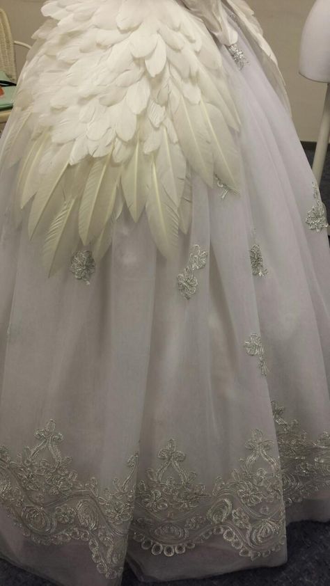 Preview of the Swan skirt. Almost finished! #SwanLake #Odette #Swan #Queen Swan Maiden, Phoenix Costume, Swan Dress, Bird Feather, Swan Princess, Swan Queen, Costume Designer, Fantasy Gowns, Ballet Costumes