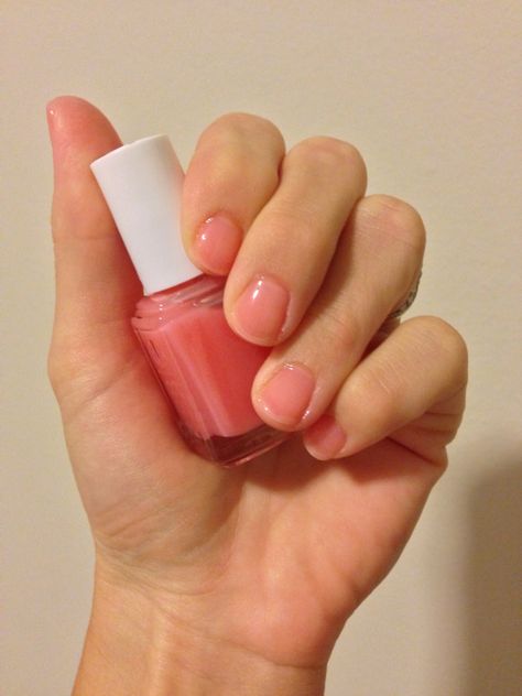 Pink Glove Service Essie, Essie Pink Glove Service, Natur Nails, Essie Pink, Minimal Manicure, Caviar Nails, Sheer Nails, Cute Nail Polish, Nails Love