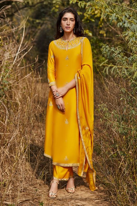 Dabka Work, Yellow Kurta, Keyhole Neck, Straight Kurta, Dress Indian Style, Embroidered Neckline, Indian Fashion Designers, Kurta With Pants, Designer Dresses Indian