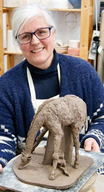 Sculpting Animals, Clay Sculpture Ideas Animals, Clay Animals Sculpture Easy, Ceramic Animals Sculpture Clay, Pottery Animals Sculptures, Pottery Ideas Handbuilt Animals, Pottery Animals Handbuilt, Cat Sculpture Clay, Animal Sculptures Clay