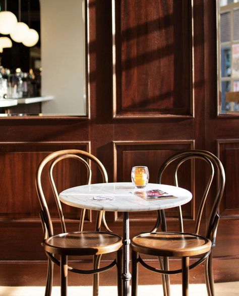 French Cafe Design Interiors, Bistro Coffee Table, French Bistro Table And Chairs, Vintage Cafe Table And Chairs, French Bistro Interior Design, Bakery Tables And Chairs, French Bistro Interior, French Cafe Interior, French Cafe Interior Design