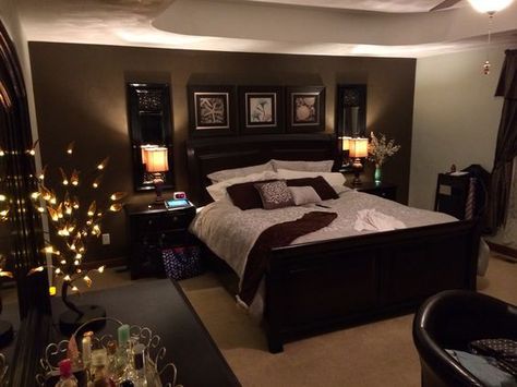 Brown cozy dark bedroom Romantic Bedroom Design, Bedroom Brown, Black Bedroom Design, Elegant Bedroom Decor, Decorating Bedroom, Decor Ikea, Casa Vintage, Brown Bedroom, Brown Furniture