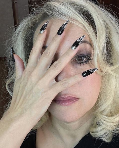 Jennifer Tilly Chucky, Chucky Season 2, Tiffany Bride, Tiffany Valentine, Gina Gershon, Valentine Nails, Skull Makeup, Halloween Costume Outfits, Bling Acrylic Nails