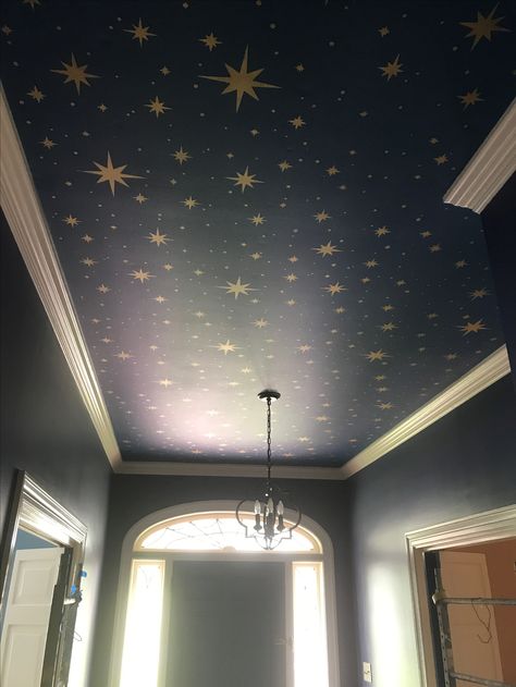 Star Wallpaper On Ceiling, Star Wallpaper Ceiling, Star Ceiling Wallpaper, Star Ceiling Diy, Navy Ceiling With Stars, Star Ceiling Bedroom, Ceiling Stars, Gold Stars Ceiling, Star Room Aesthetic