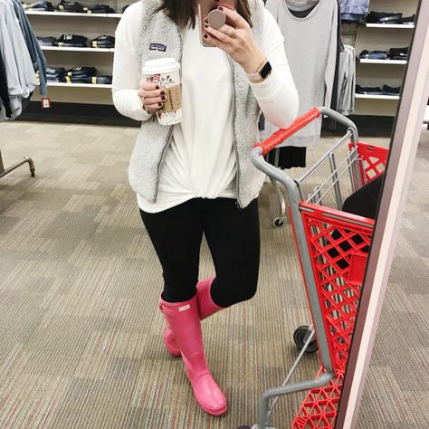 Pink Hunter Boots Outfit, Winter Jeans Jacket, Pink Hunter Boots, Rainy Day Outfit For Spring, Leather Jacket Street Style, Target Run, Slow Days, Hunter Boots Outfit, Boating Outfit