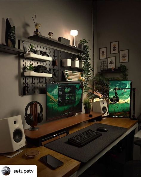 Games Room Inspiration, Computer Desk Setup, Desk Setups, Home Studio Setup, Gamer Room Decor, Video Game Room Design, Desktop Setup, Bedroom Setup, Room Redesign