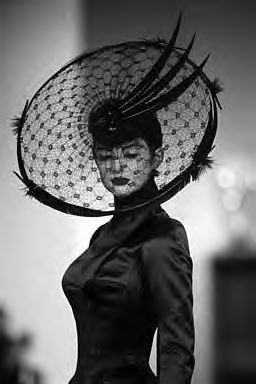 Hat Philip Treacy Hats, Philip Treacy, Couture Hats, Crazy Hats, Elegant Hats, Kentucky Derby Hats, Hat Ideas, Fancy Hats, Love Hat