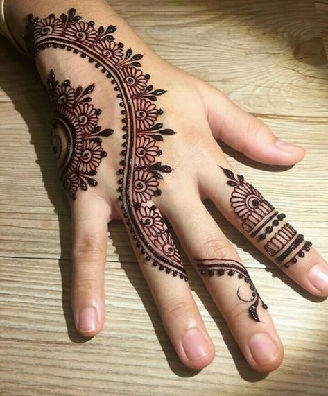 Sudanese Henna, New Henna Designs, Henne Tattoo, Inai Pengantin, Floral Henna Designs, Tato Henna, Finger Henna Designs, Henna Tattoo Hand, Henna Tattoo Designs Hand