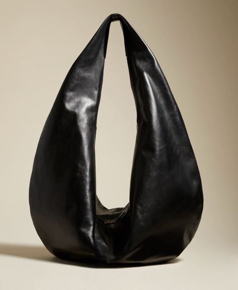 Black Leather Hobo Bag, Everlasting Gobstopper, 2023 Accessories, Fall Winter Collection, Mode Inspo, Zip Top, Hobo Bag, Winter Collection, Fashion Inspo Outfits