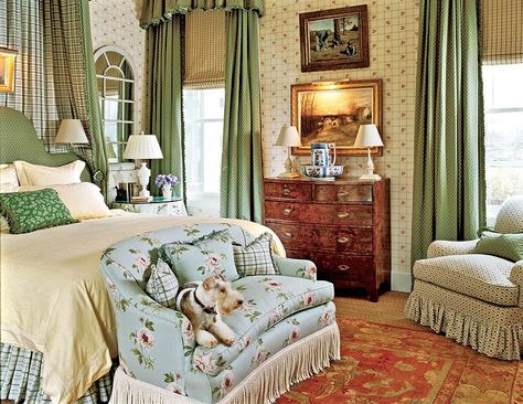 English country bedroom English Country Bedroom, English Country Interiors, Traditional Chic, English Cottage Decor, English Interior, English Country Decor, English Decor, Country Cottage Decor, English Cottage Style