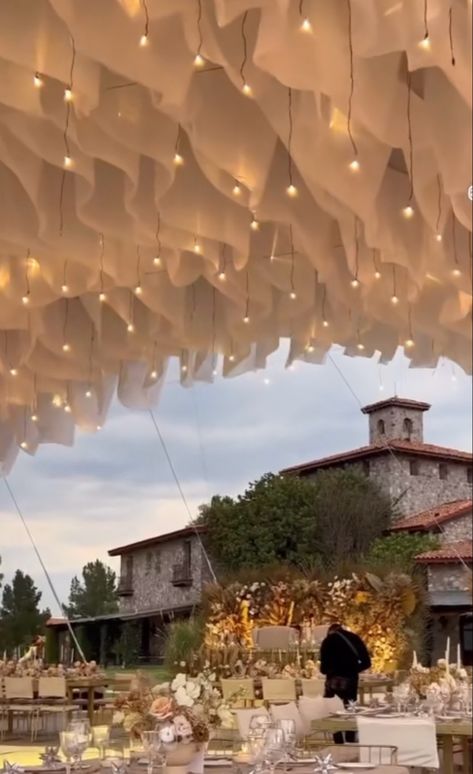 Roof Decoration Ideas For Wedding, Fabric Ceiling Design, Ceiling Design Wedding, Fringe Ceiling, Woodland Theme Wedding, Wedding Tent Decorations, Roof Decoration, Garden Marquee, White Wedding Decorations