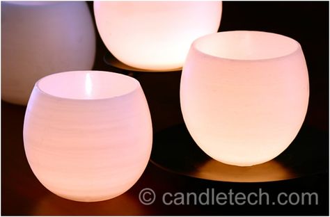 25 Interesting Uses For Leftover Party Balloons Diy Luminaire, Candle Luminaries, Diy Candle Holders, Diy Water, Cadeau Diy, Water Balloons, Crafty Craft, Cheap Diy, Diy Candles