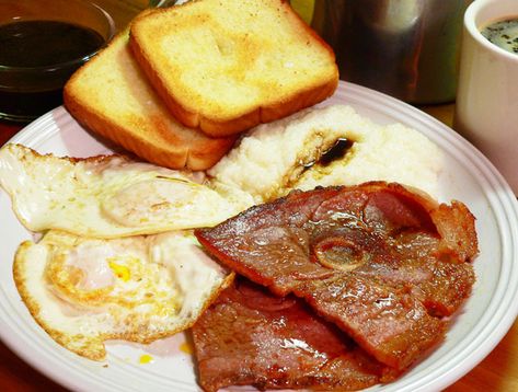 Country Ham Recipes, Appalachian Recipes, Red Eye Gravy, Fried Ham, Beans And Cornbread, Southern Breakfast, Country Ham, Ham Recipes, Southern Cooking