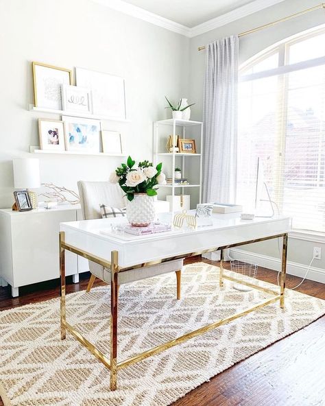 #LTKhome on Instagram: “⁣Swoon-worthy office details care of @threetimesahome #homedecor Pastel Desk, Set Meja Makan, Office Details, Cozy Home Office, Brass Furniture, Office Workspace, White Desks, Design Del Prodotto, Chic Office