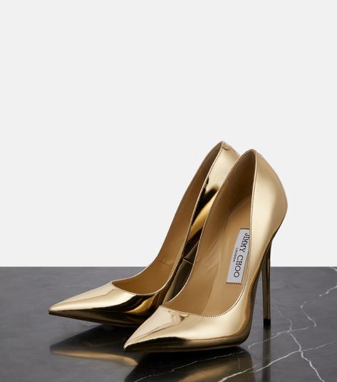 Gold Pumps Heels, Gold Stiletto Heels, Gold Stilettos, Jimmy Choo Gold, Jimmy Choo Pumps, Jimmy Choo Heels, Heels Outfits, Gold Pumps, Chic Shoes