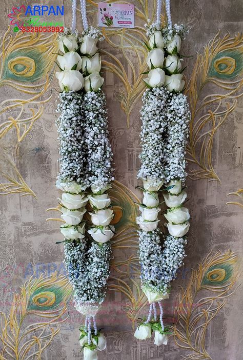 White And Green Garland Wedding Indian, White Rose Garland Wedding Indian, Garlands For Reception, White Varmala, Rose Mala For Wedding, Reception Garland, Wedding Mala Rose, Jaimala Designs, White Rose Garland