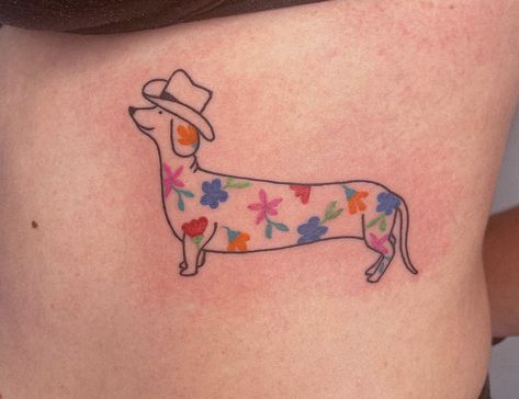 Traditional Weenie Dog Tattoo, Weiner Dog Tats, Dachshund Tattoo, Weenie Dogs, Tattoo Outline, Dog Tattoo, Weiner Dog, Pretty Stuff, Cute Tattoos