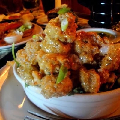 Pow Pow Fried Shrimp @keyingredient #cheddar #shrimp #bacon #delicious #bread Bang Bang Shrimp Recipe, Fried Shrimp Recipes, Bang Bang Shrimp, Hot Chili Sauce, Shrimp Recipe, Fried Shrimp, Pow Wow, Fried Food, Bang Bang