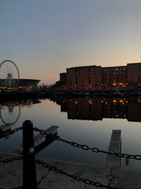 Sunset in liverpool Liverpool City Photography, Liverpool City Aesthetic, Liverpool Aesthetic, Liverpool Photography, Liverpool University, Liverpool Life, Liverpool Town, Liverpool Docks, Liverpool City Centre