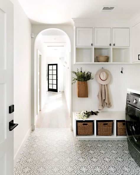 Farmhouse Design, Modern Interior Design, Bathroom, and Kitchen Ideas Hamptons Farmhouse Style, Laundry Room Styling, Umbrella Basket, Modern Farmhouse Mudroom, Hamptons Farmhouse, Modern Farmhouse Laundry Room, Small Mudroom Ideas, Small Mudroom, Hamptons Interior