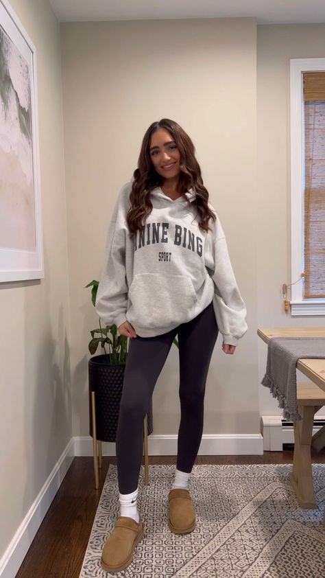 Outfits Leggins, Leggings Outfit Ideas, Comfy School Outfits, Comfy Outfits Winter, Leggings Outfits, Cold Outfits, Casual Preppy Outfits, Leggings Outfit, Cute Lazy Day Outfits