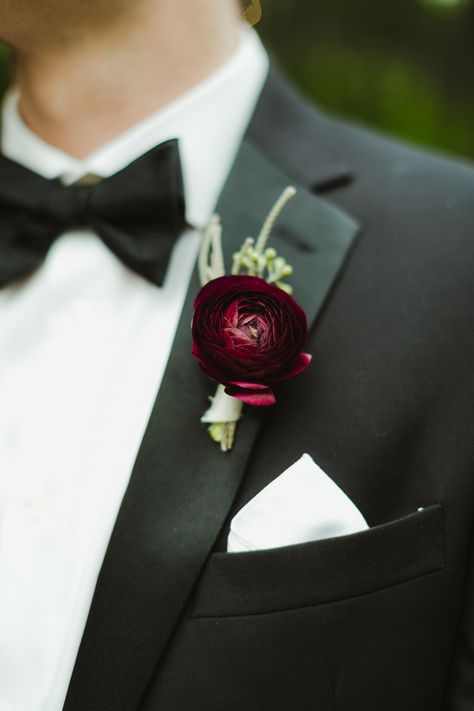 Blush Wedding Boutonniere, Winter Wedding Boutonniere, Boutonniere Burgundy, Branch Arch Wedding, Red Boutonniere, Red Ranunculus, Ranunculus Boutonniere, Ranunculus Wedding, Burgundy Wedding Flowers