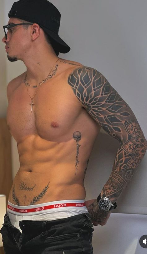 Unique Half Sleeve Tattoos, Large Mens Fashion, Mexican Babies, Mens Journal, Cool Boy Image, Half Sleeve Tattoo, Body Reference, Muscular Men, Shirtless Men